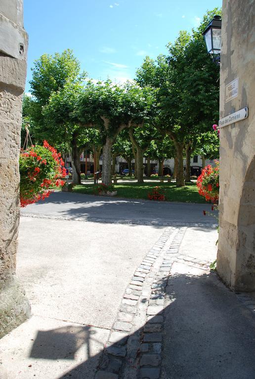 La Maison des Cornières Fourcès Extérieur photo